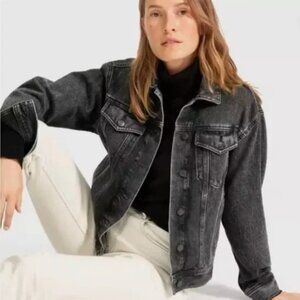 EVERLANE The Trucker Jean Jacket in Washed Black Denim Size Small